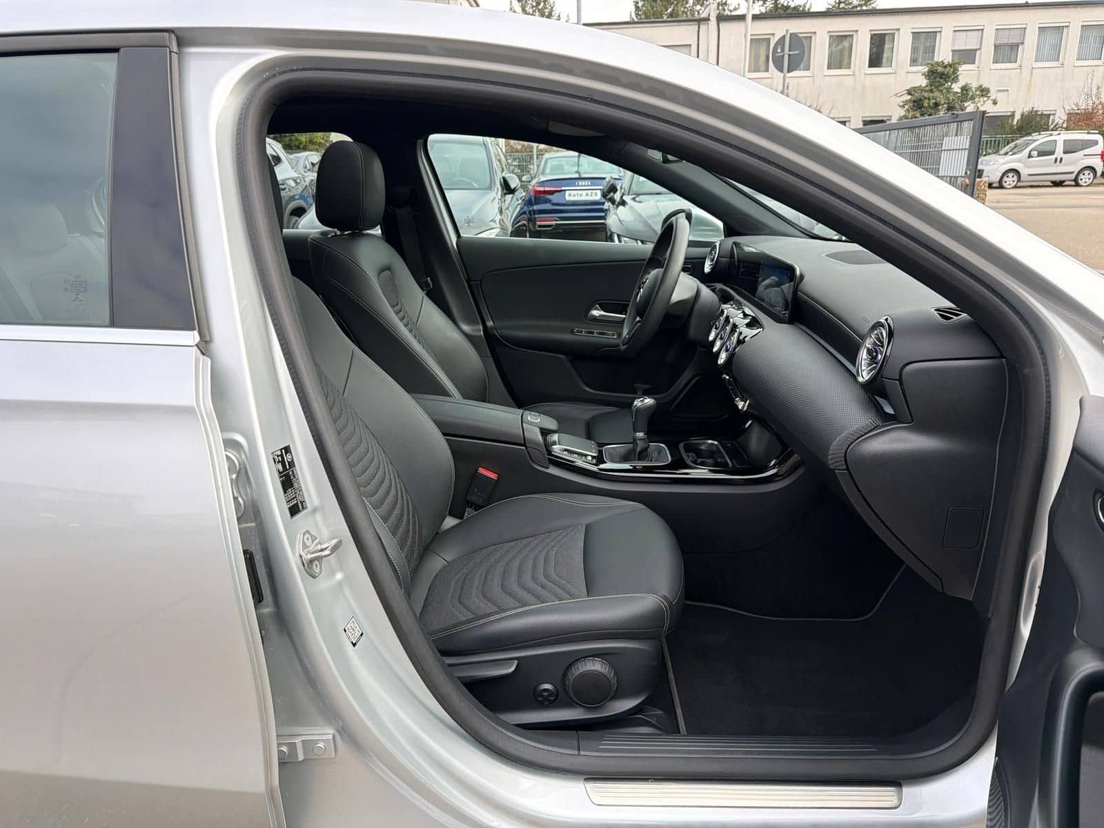 Mercedes-Benz A 200 CDI/1.Hd/AMBIENTE/NAVI/CAM/PANO/SHZ/LED foto 20