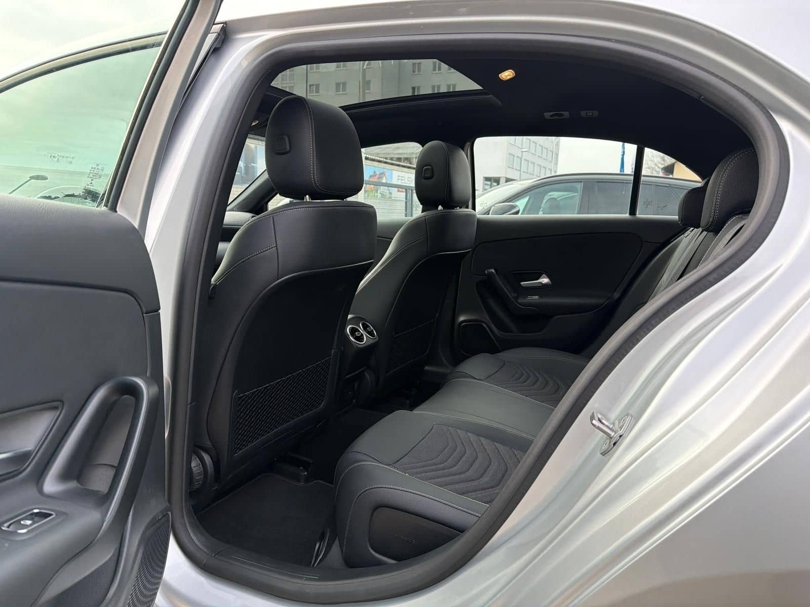 Mercedes-Benz A 200 CDI/1.Hd/AMBIENTE/NAVI/CAM/PANO/SHZ/LED foto 21