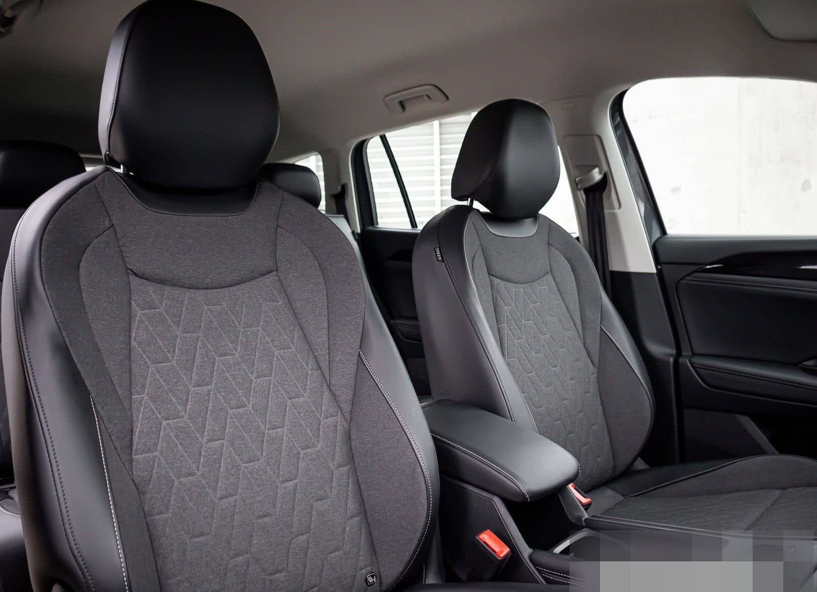 Volkswagen Tayron 1.5 eTSI Life 7-Sitzer AHK ACC IQ.Light I foto 14