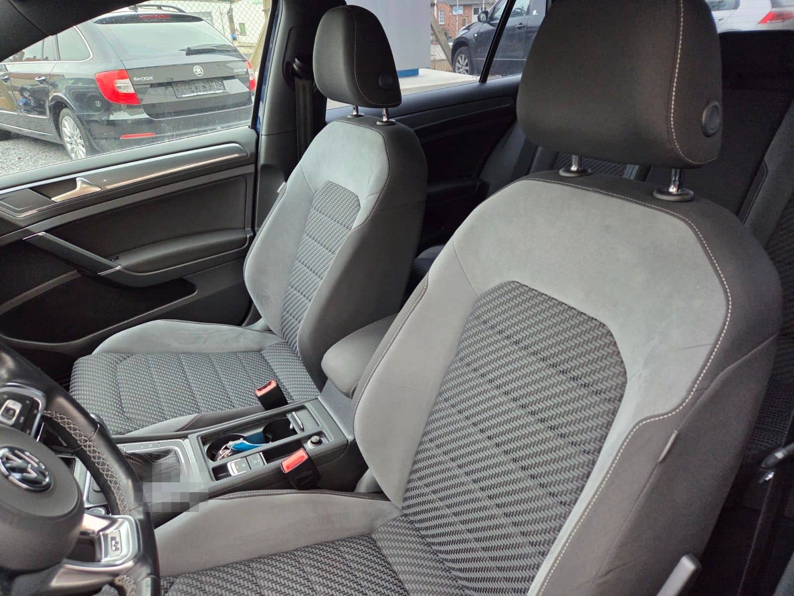 Volkswagen Golf VII Lim. R-Line-DSG-Kamera-Navi-Matrix-LED foto 11