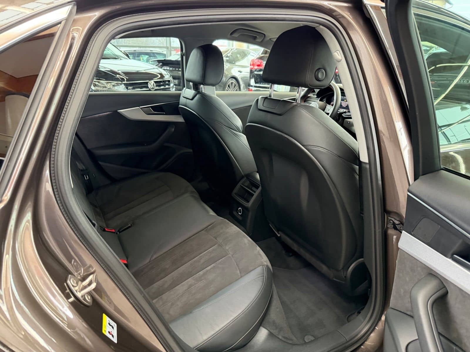 Audi A4 Lim. 2.0TDI sport Virtual LED foto 23