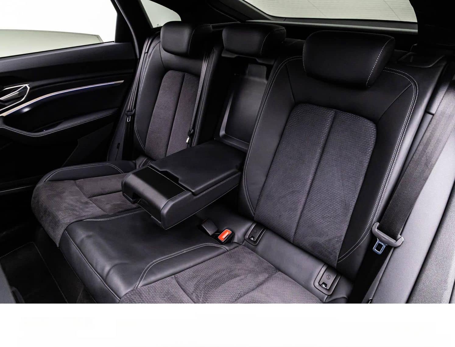 Audi E-TRON SPORTBACK 55 2x S LINE ALL-BLACK ACC/PANO foto 19