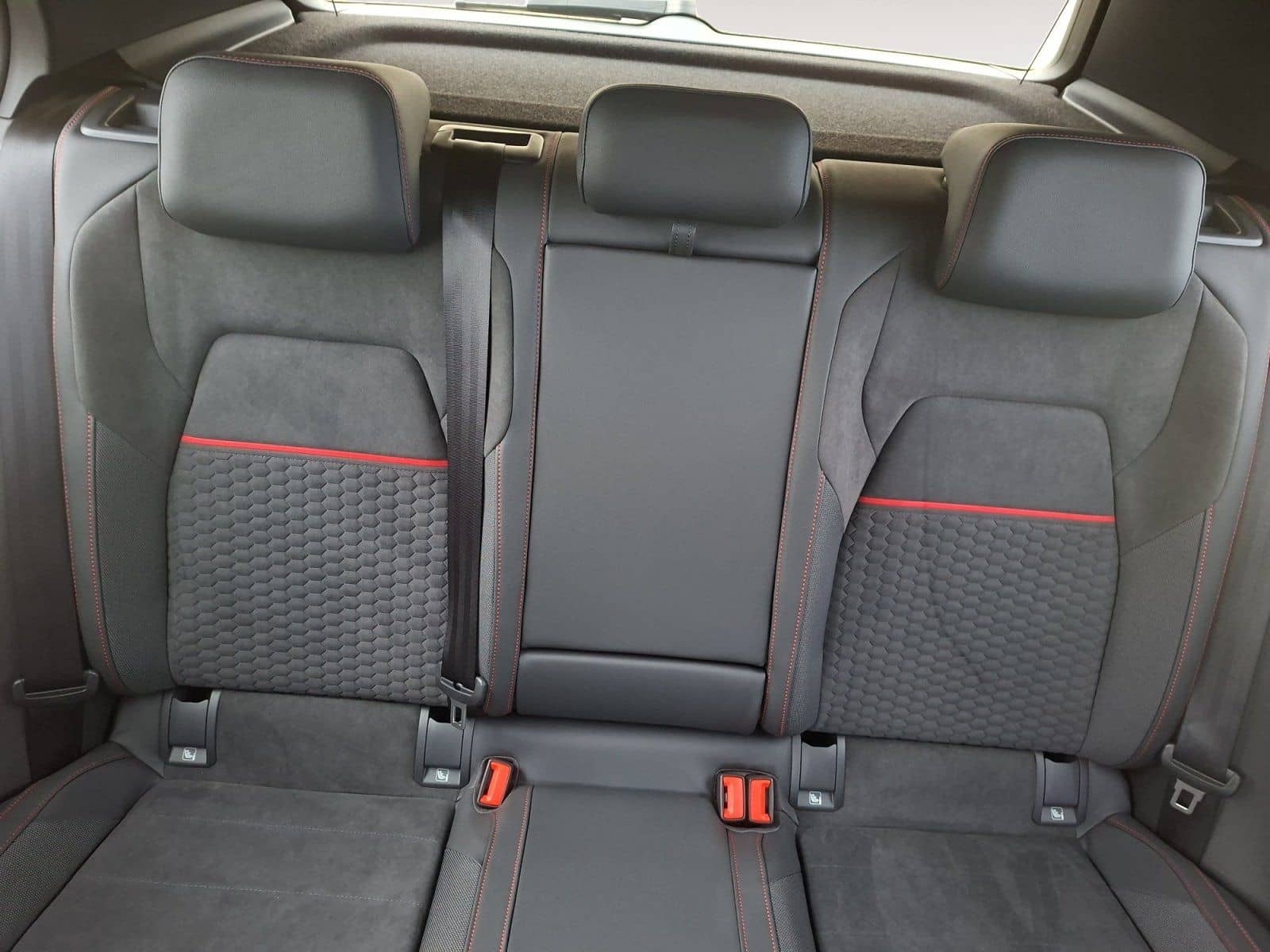 Volkswagen Golf VIII 2.0 TSI GTI Clubsport SHZ CarPlay foto 8