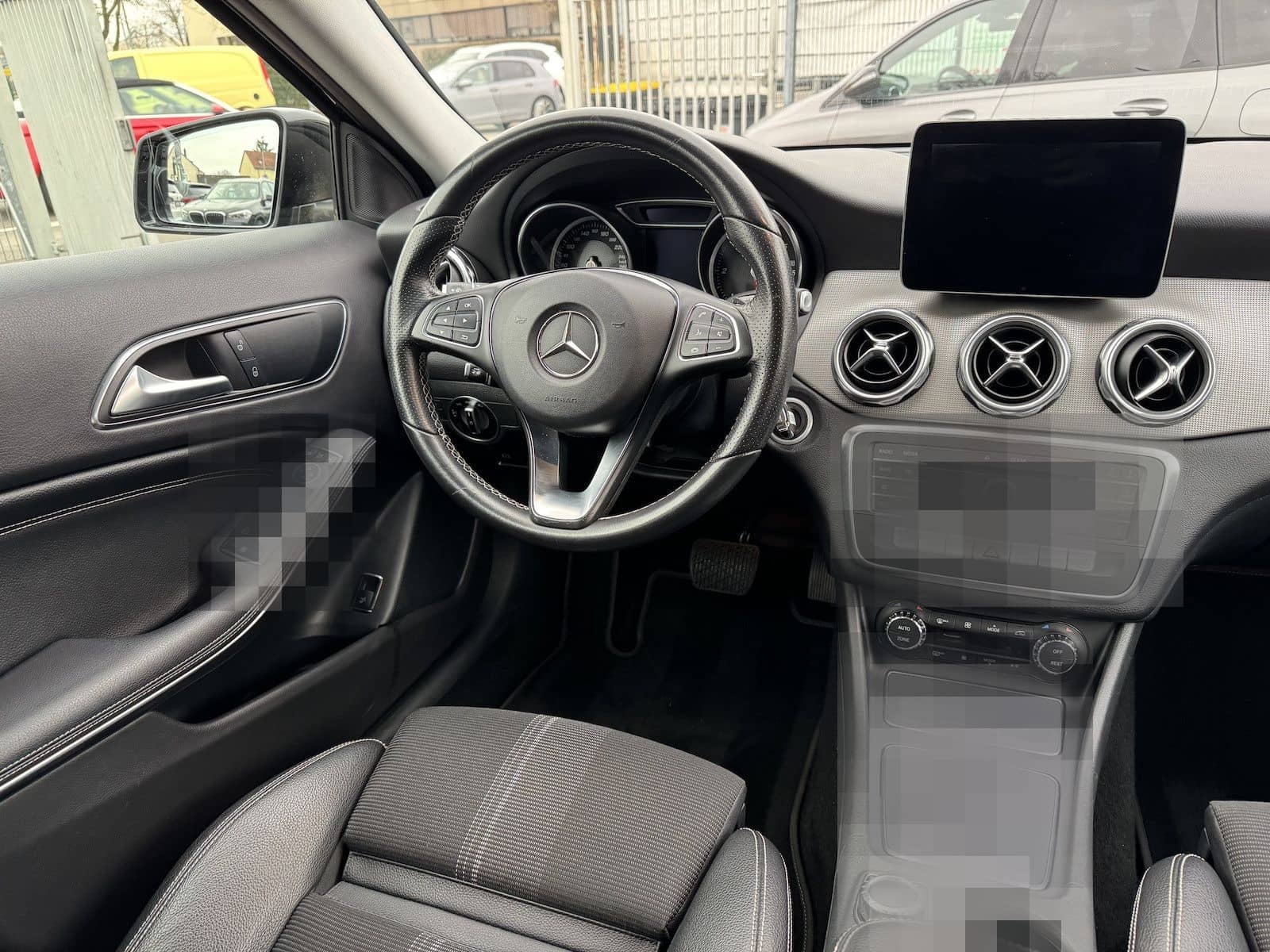 Mercedes-Benz GLA 200 d URBAN AMG NIGHT DISTR RFKA LED TWA foto 17