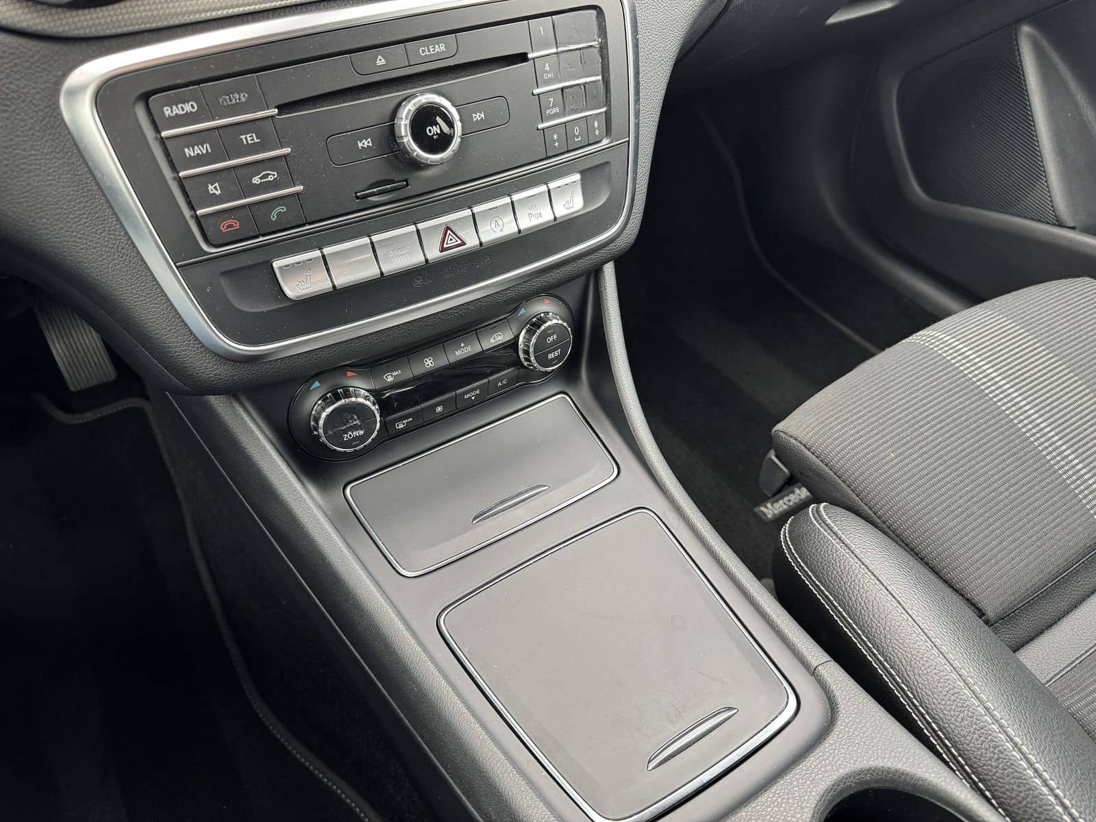 Mercedes-Benz GLA 200 d URBAN AMG NIGHT DISTR RFKA LED TWA foto 20