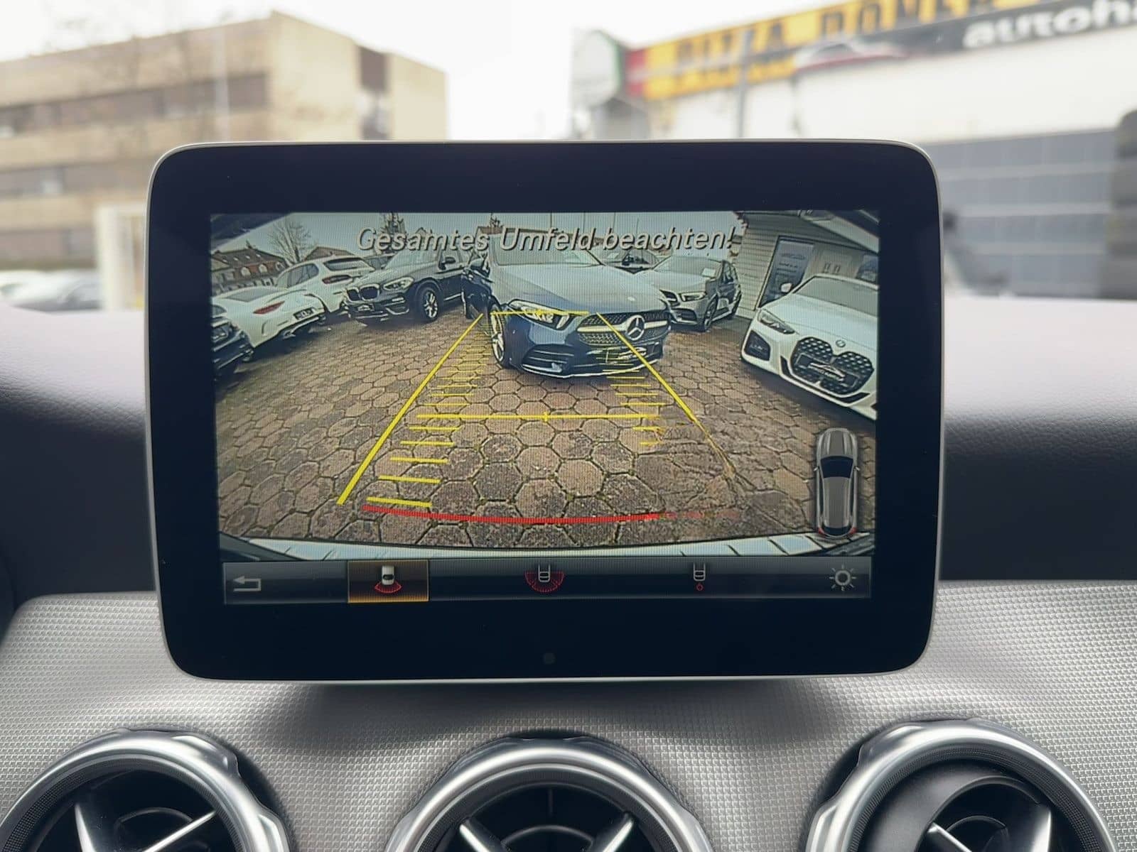 Mercedes-Benz GLA 200 d URBAN AMG NIGHT DISTR RFKA LED TWA foto 23