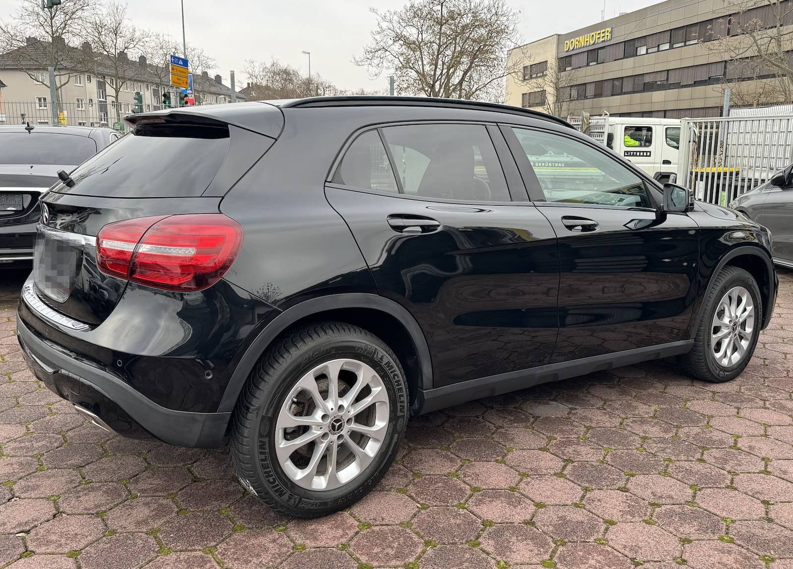 Mercedes-Benz GLA 200 d URBAN AMG NIGHT DISTR RFKA LED TWA foto 5