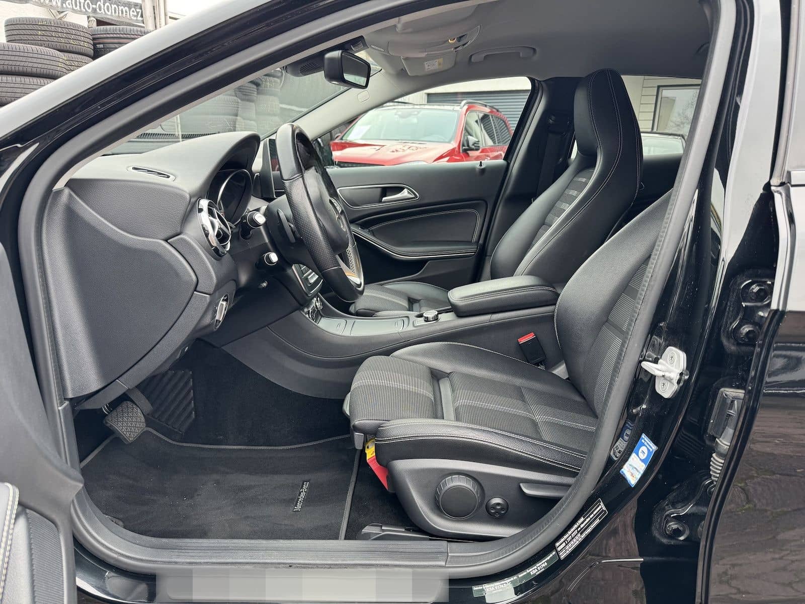 Mercedes-Benz GLA 200 d URBAN AMG NIGHT DISTR RFKA LED TWA foto 9