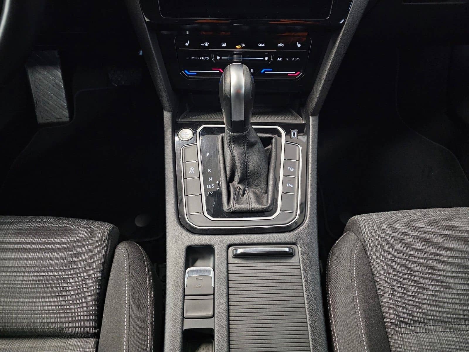 Volkswagen Passat Variant Business 2.0 TDI 4Motion + ACC/VC foto 17