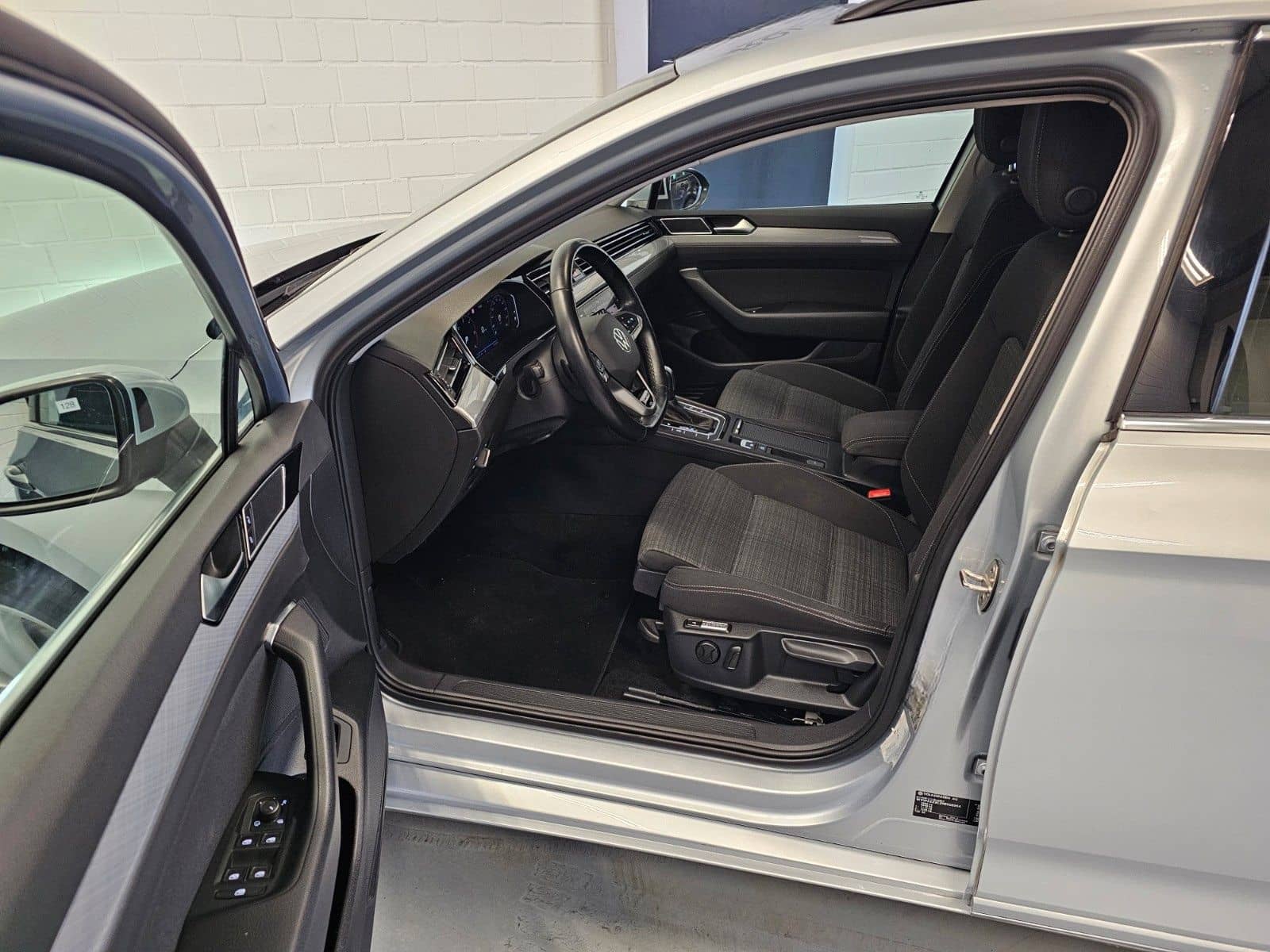 Volkswagen Passat Variant Business 2.0 TDI 4Motion + ACC/VC foto 9