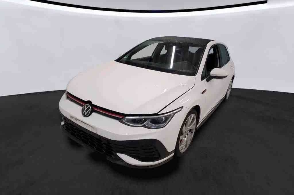 Volkswagen Golf VIII GTI CLUBSPORT 2.0 TSI AKRA KAM H&K LED foto 2