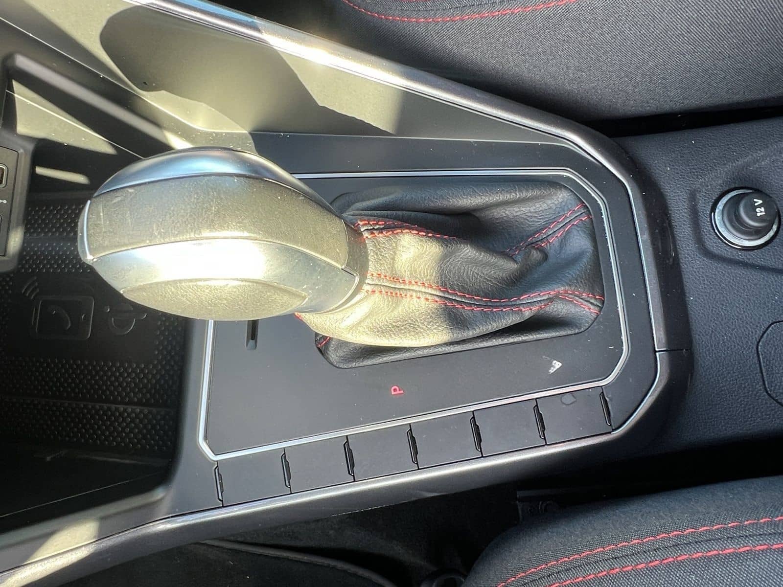 Volkswagen Polo 2.0 TSI DSG GTI LM18 BEATS NAVI LED VIRTUAL foto 11