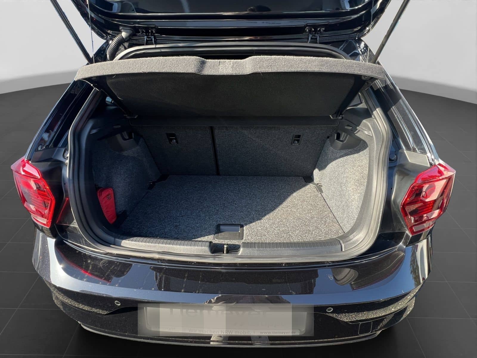 Volkswagen Polo 2.0 TSI DSG GTI LM18 BEATS NAVI LED VIRTUAL foto 17