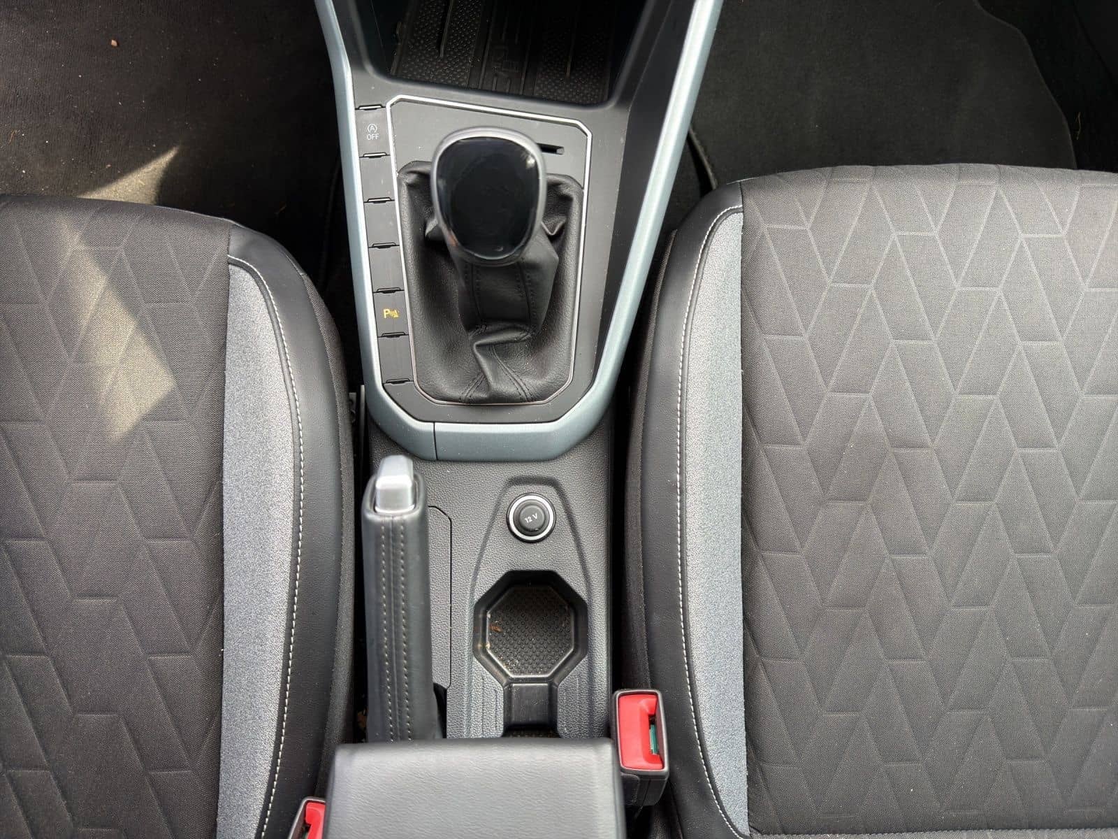 Volkswagen Taigo 1.0 TSI GOAL LED NAVI ACC SITZHZG LM16 foto 11