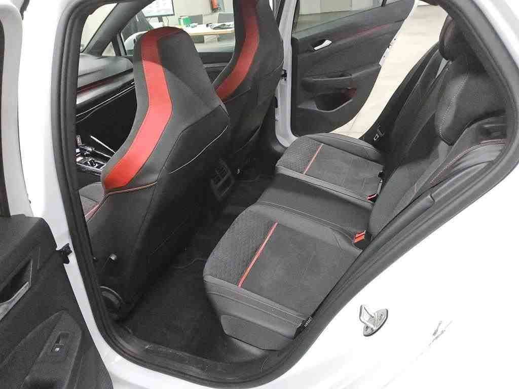 Volkswagen Golf VIII GTI CLUBSPORT 2.0 TSI AKRA Matrix-LED foto 7