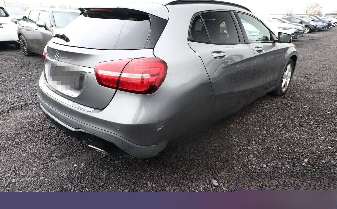 Mercedes-Benz GLA 200 d  Urban DCT AHK Nav LED BusinessP foto 3