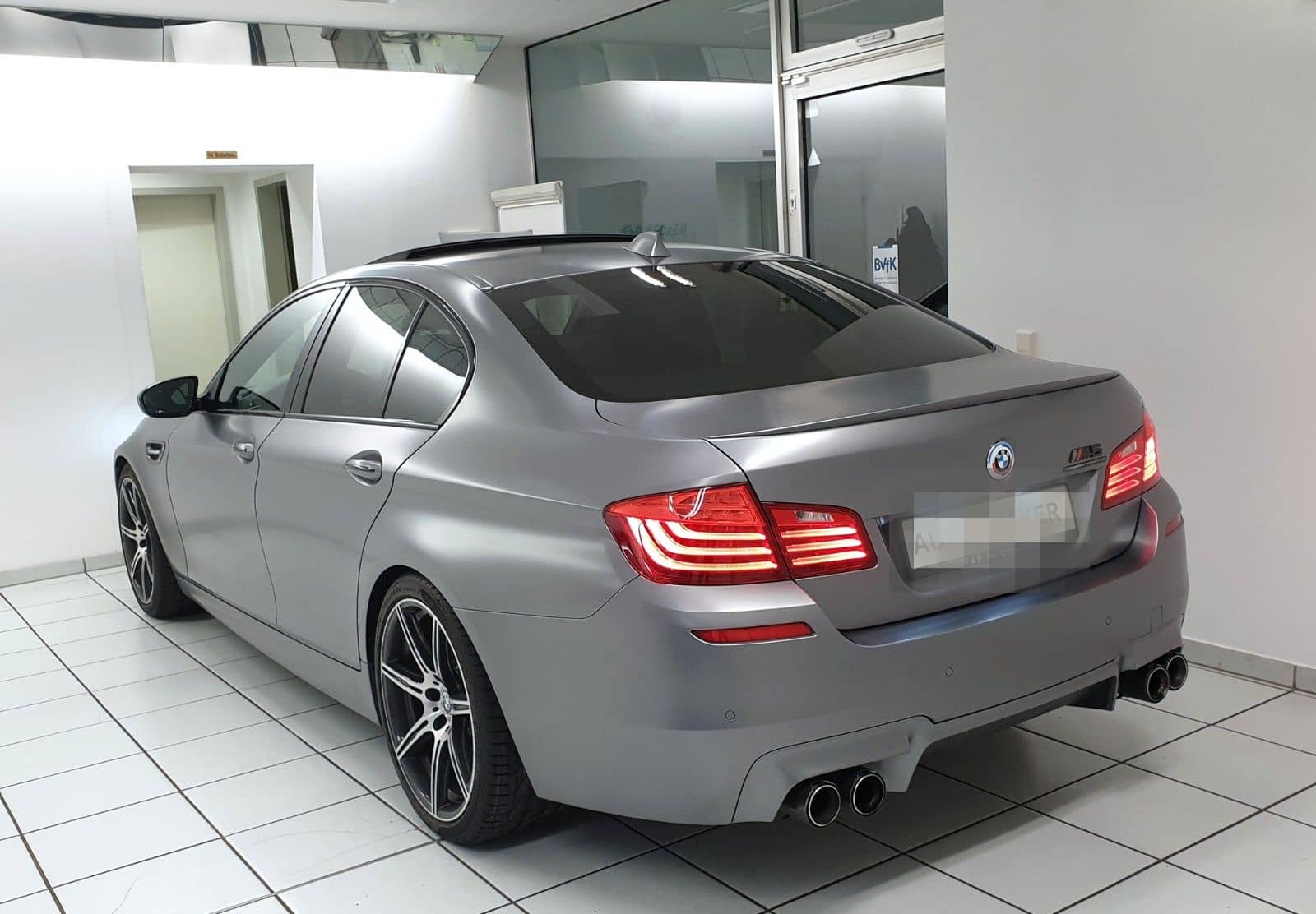 BMW M5 Competition Frozen Grey Deutsches KFZ foto 5