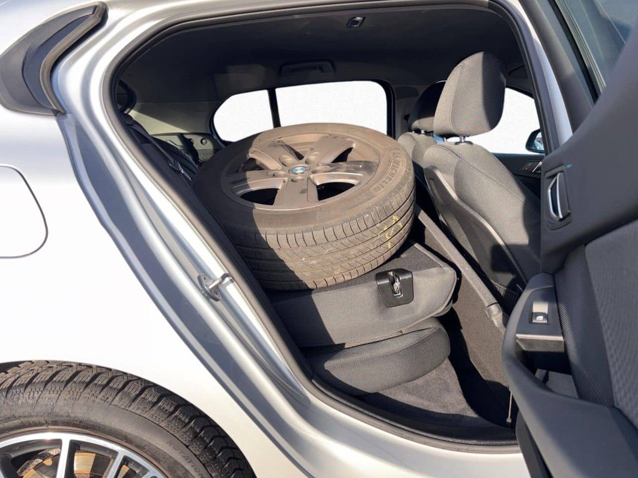 BMW 118d Klimaaut LED HUD PDC Shzg Bluetooth Navi foto 12