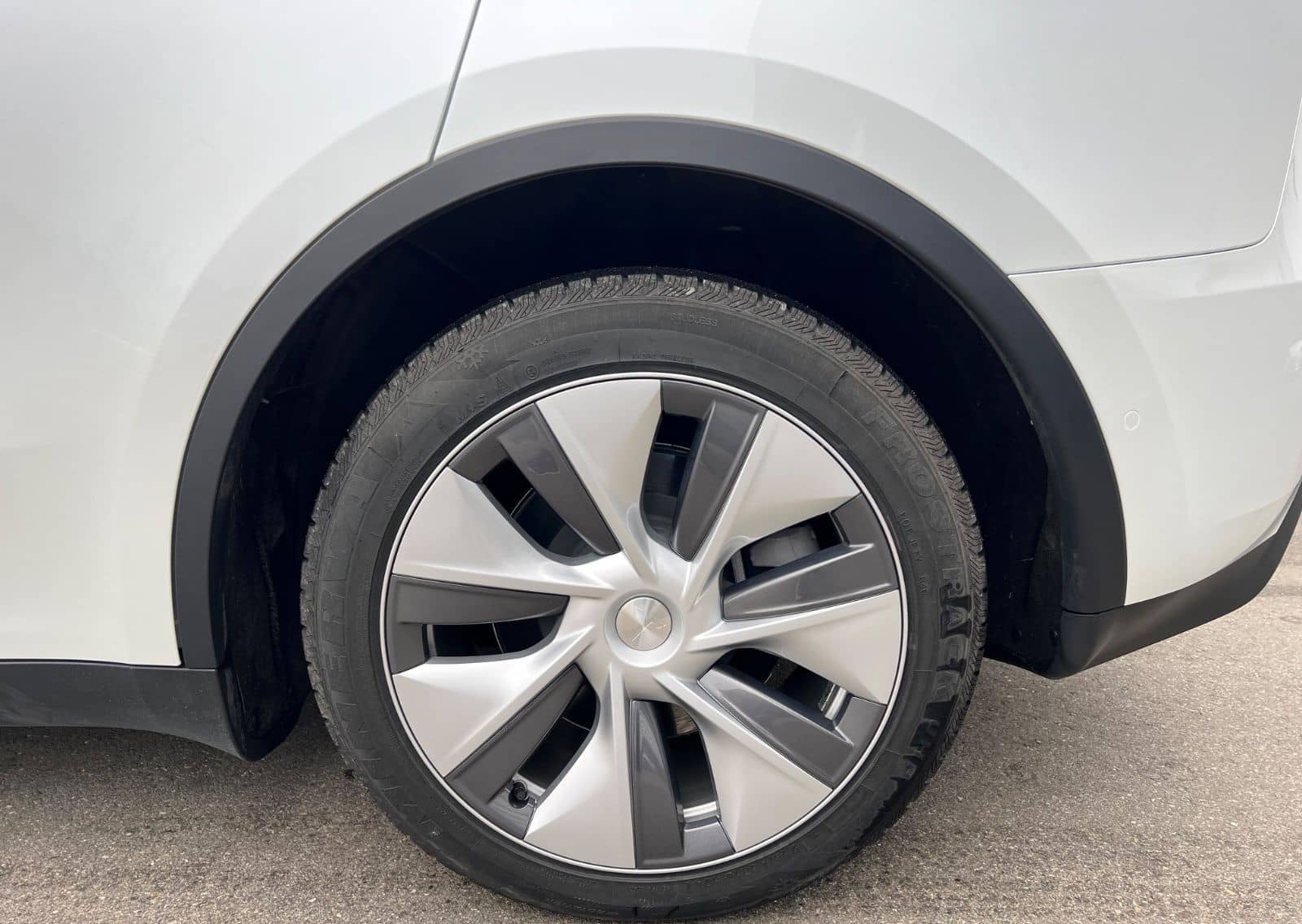 Tesla Model Y Long Range Dual AWD foto 11