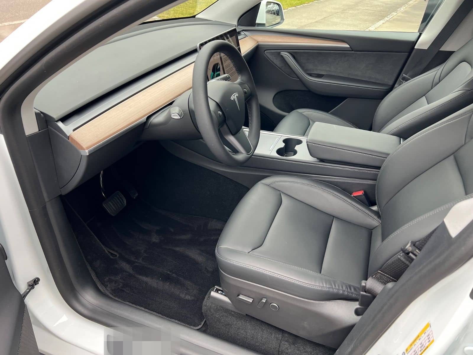 Tesla Model Y Long Range Dual AWD foto 14