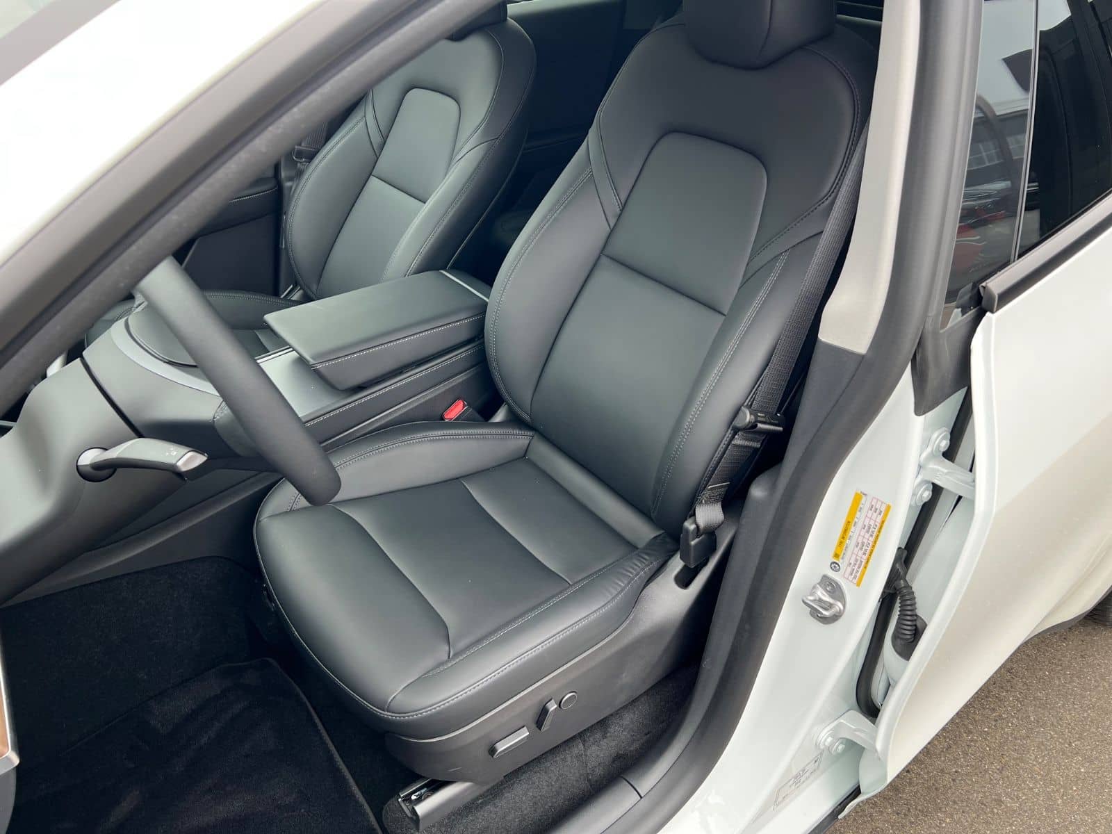 Tesla Model Y Long Range Dual AWD foto 15