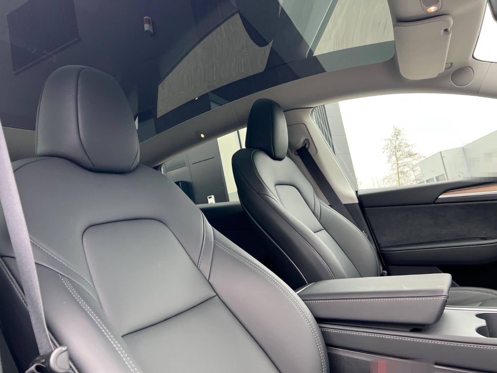 Tesla Model Y Long Range Dual AWD foto 17