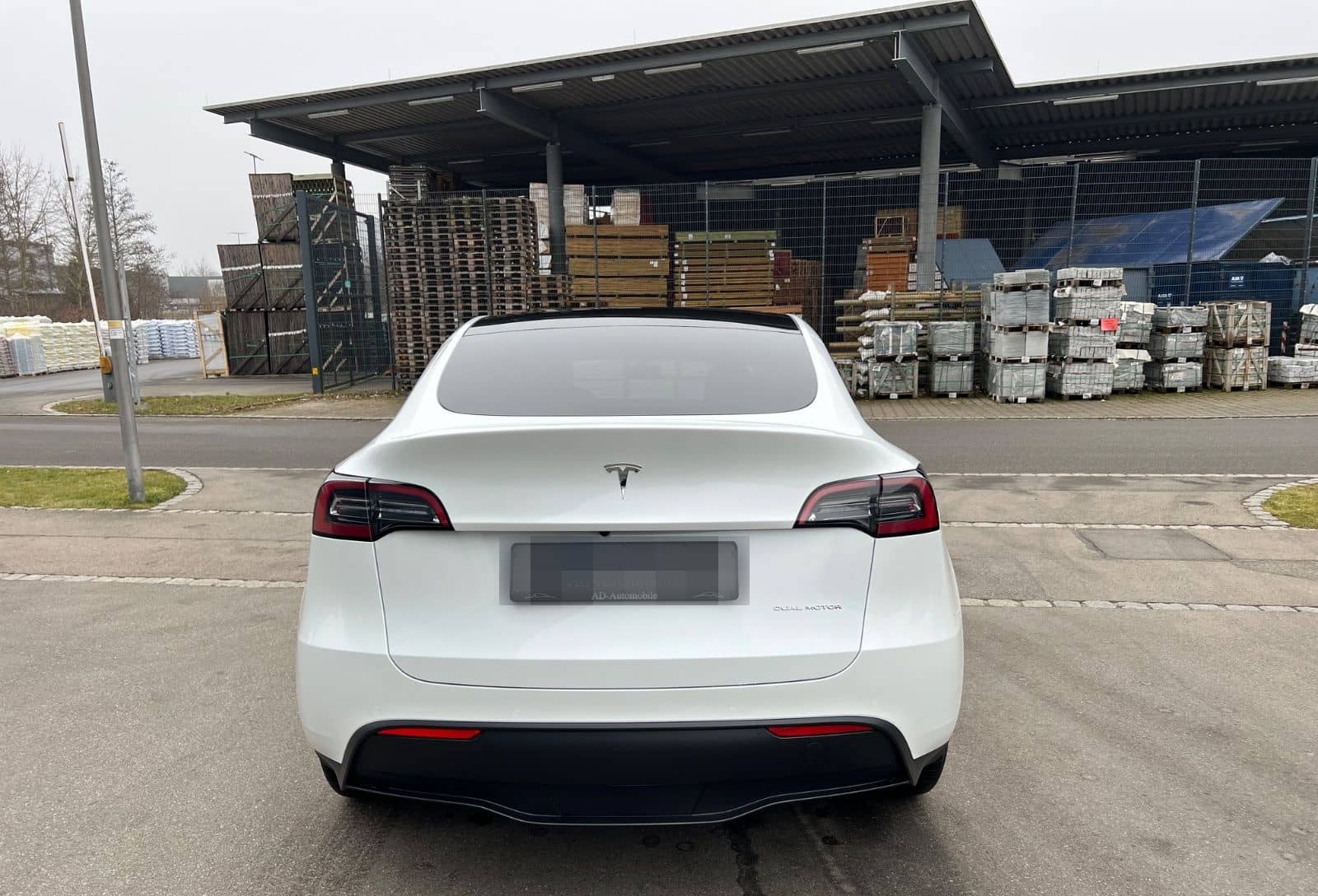 Tesla Model Y Long Range Dual AWD foto 7