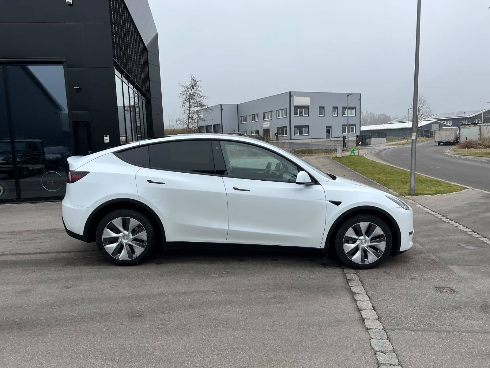 Tesla Model Y Long Range Dual AWD foto 9