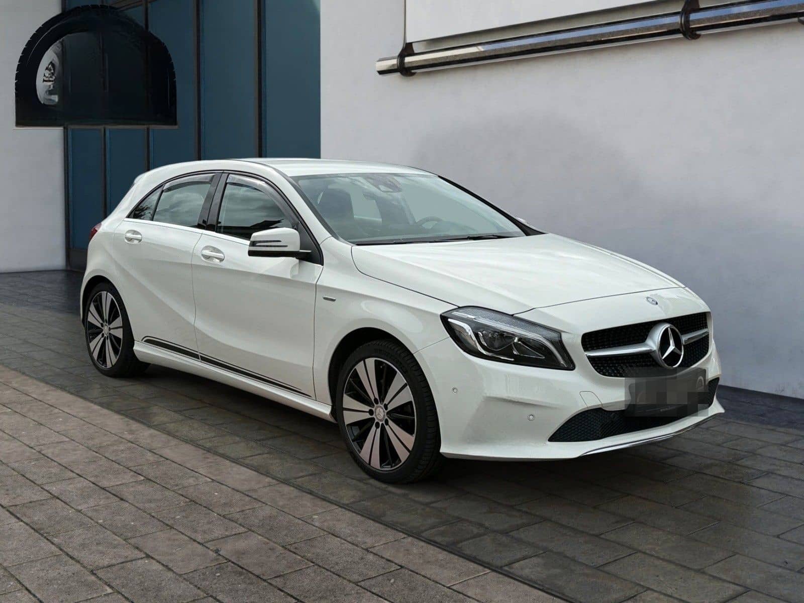 Mercedes-Benz A 220 4MATIC*NAVI*AUTOM*LED*KLIMAAUT.*S-Heft* foto 3