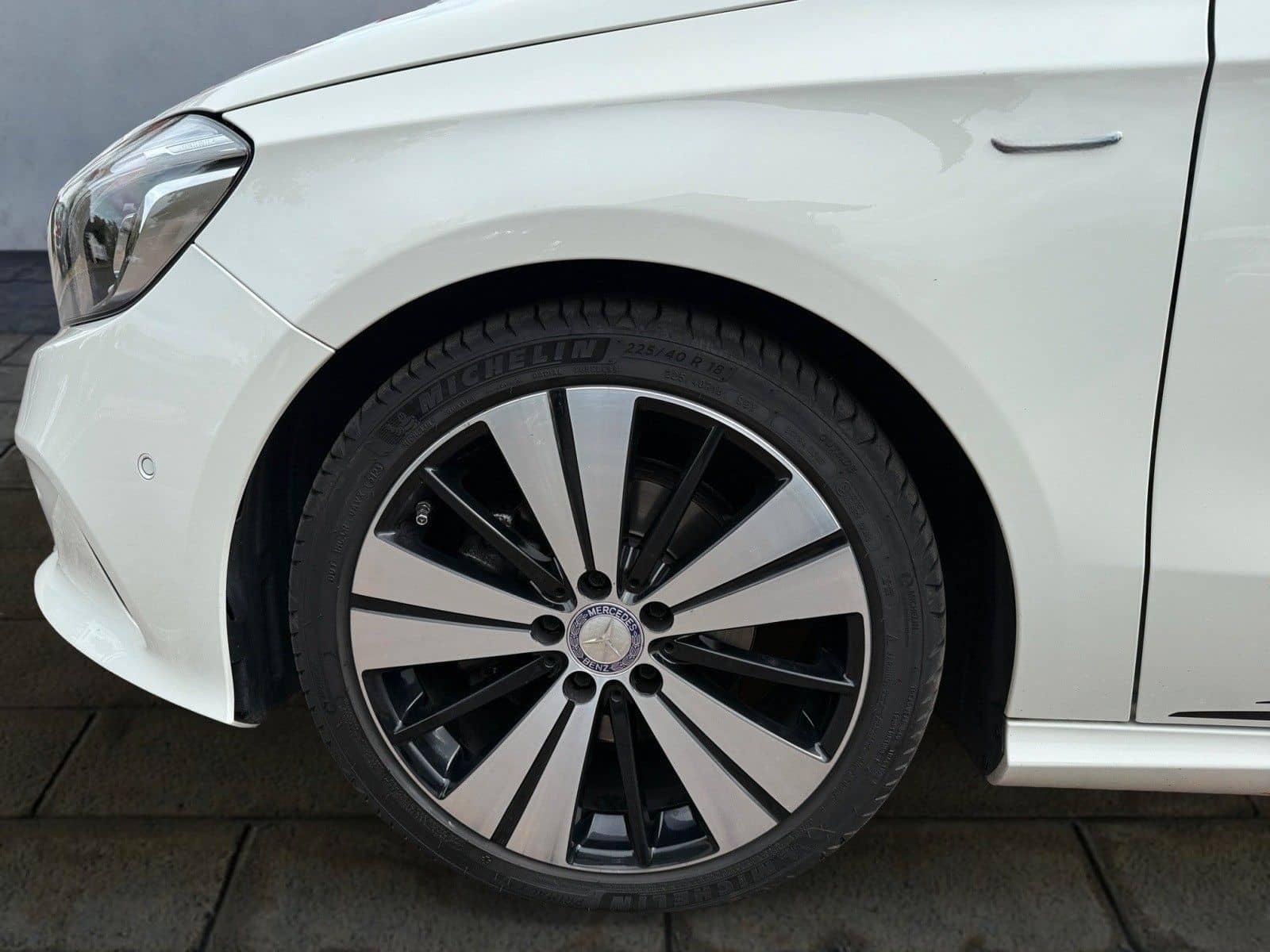 Mercedes-Benz A 220 4MATIC*NAVI*AUTOM*LED*KLIMAAUT.*S-Heft* foto 9