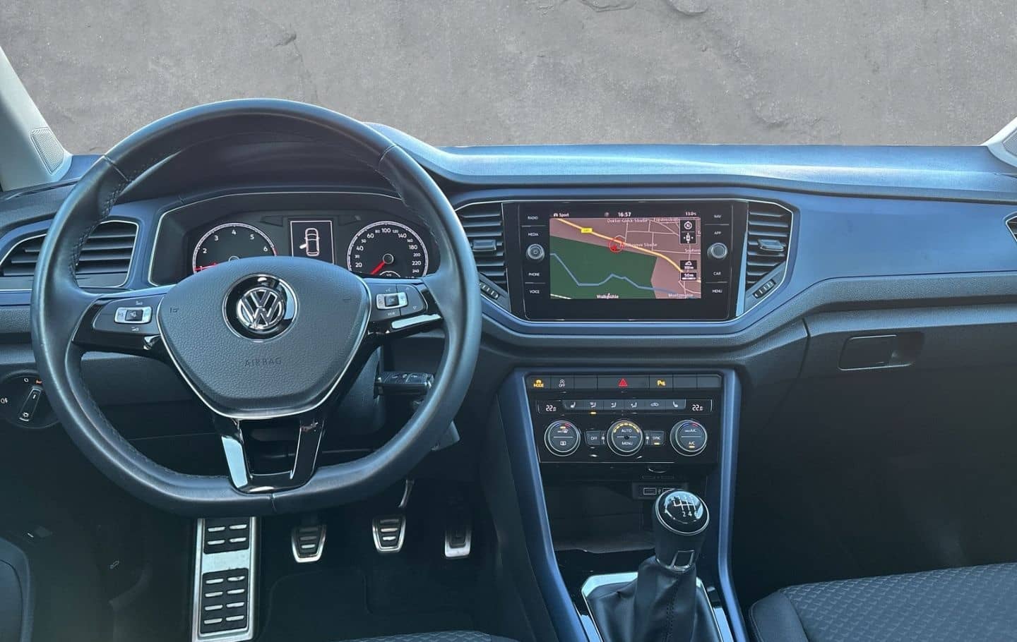 Volkswagen T-Roc United ACT 1.5 TSI 6-Gang Navi El. Heckkla foto 11