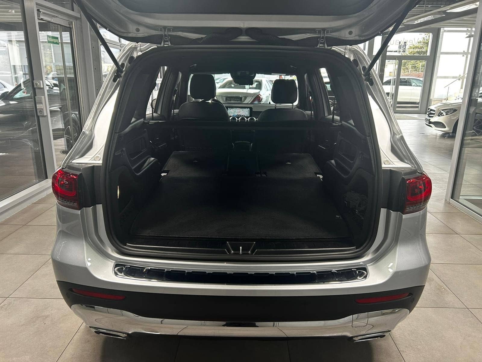 Mercedes-Benz GLB 200 Progressive DISTRONIC STANDHEIZUNG+LED++ foto 18