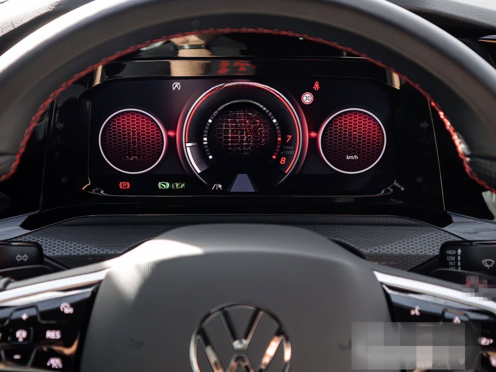 Volkswagen Golf VIII GTI Clubsport 2.0 TSI LED+ Navi ParkPi foto 18