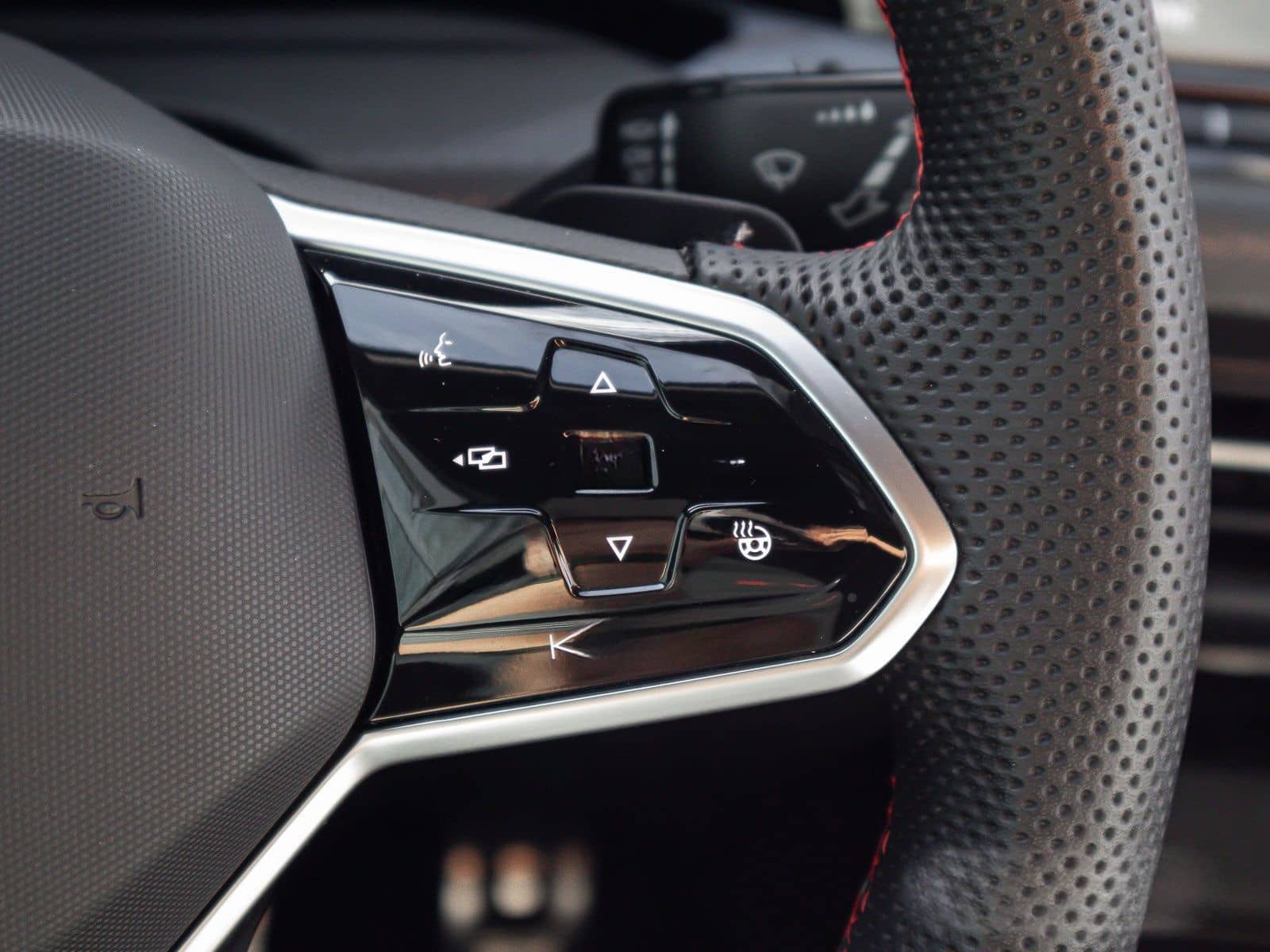 Volkswagen Golf VIII GTI Clubsport 2.0 TSI LED+ Navi ParkPi foto 20