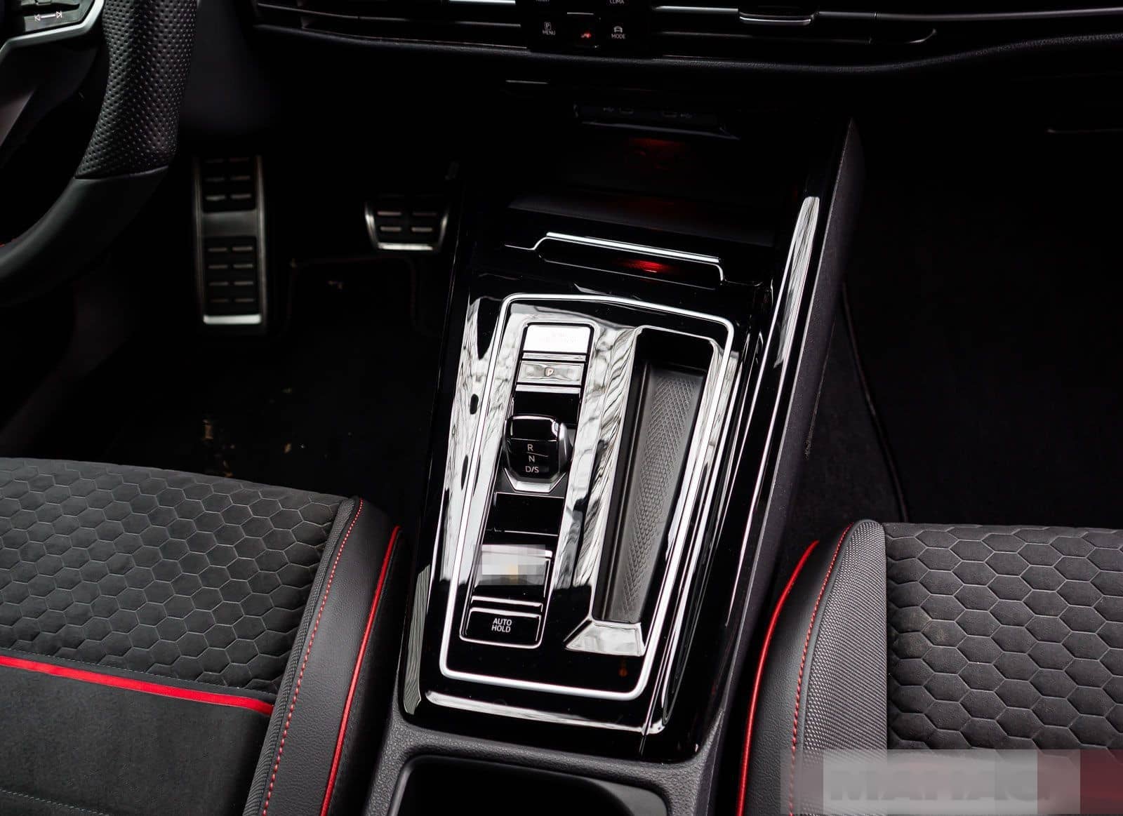 Volkswagen Golf VIII GTI Clubsport 2.0 TSI LED+ Navi ParkPi foto 17