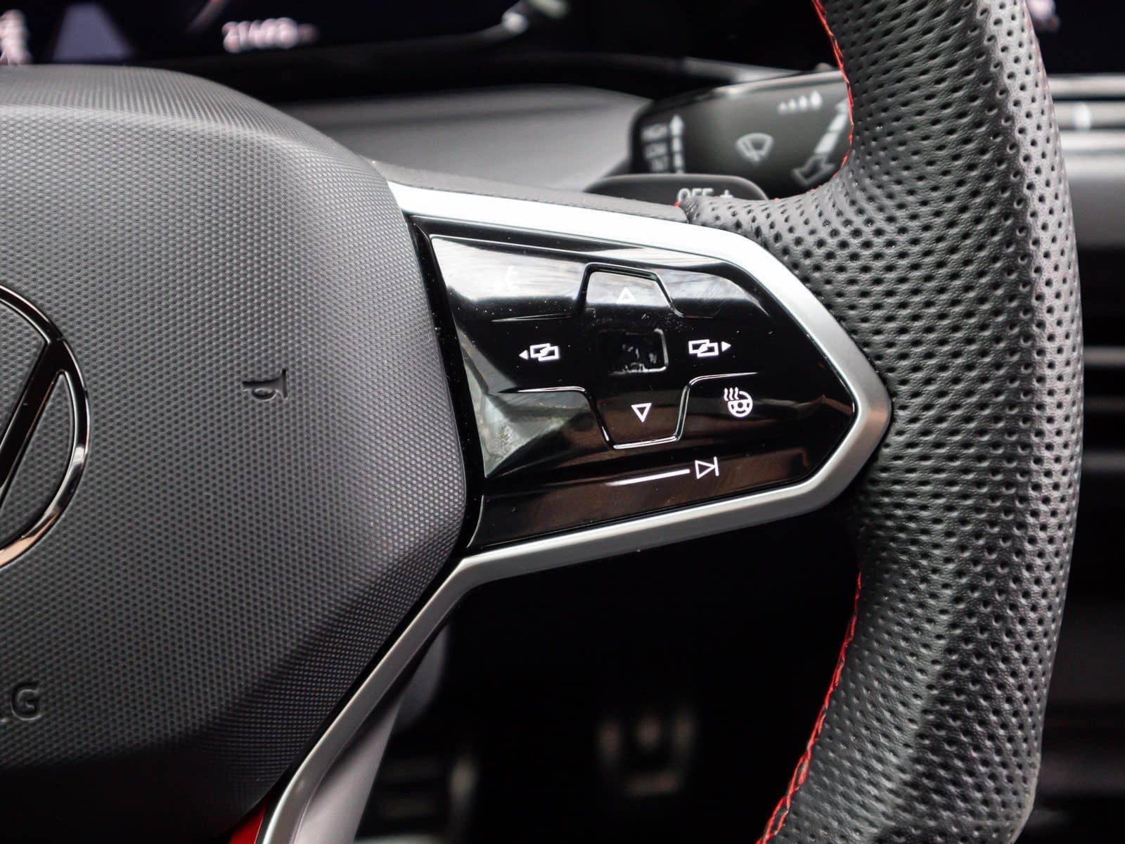 Volkswagen Golf VIII GTI Clubsport 2.0 TSI LED+ Navi ParkPi foto 20