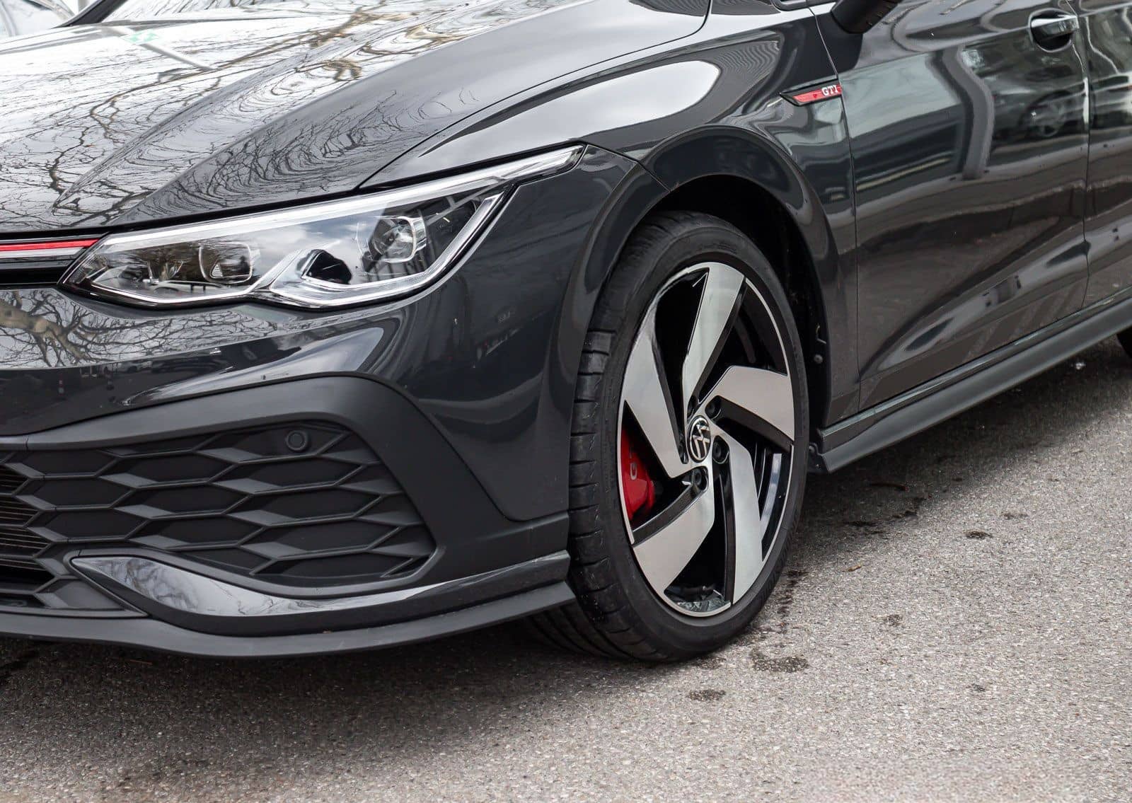 Volkswagen Golf VIII GTI Clubsport 2.0 TSI LED+ Navi ParkPi foto 9