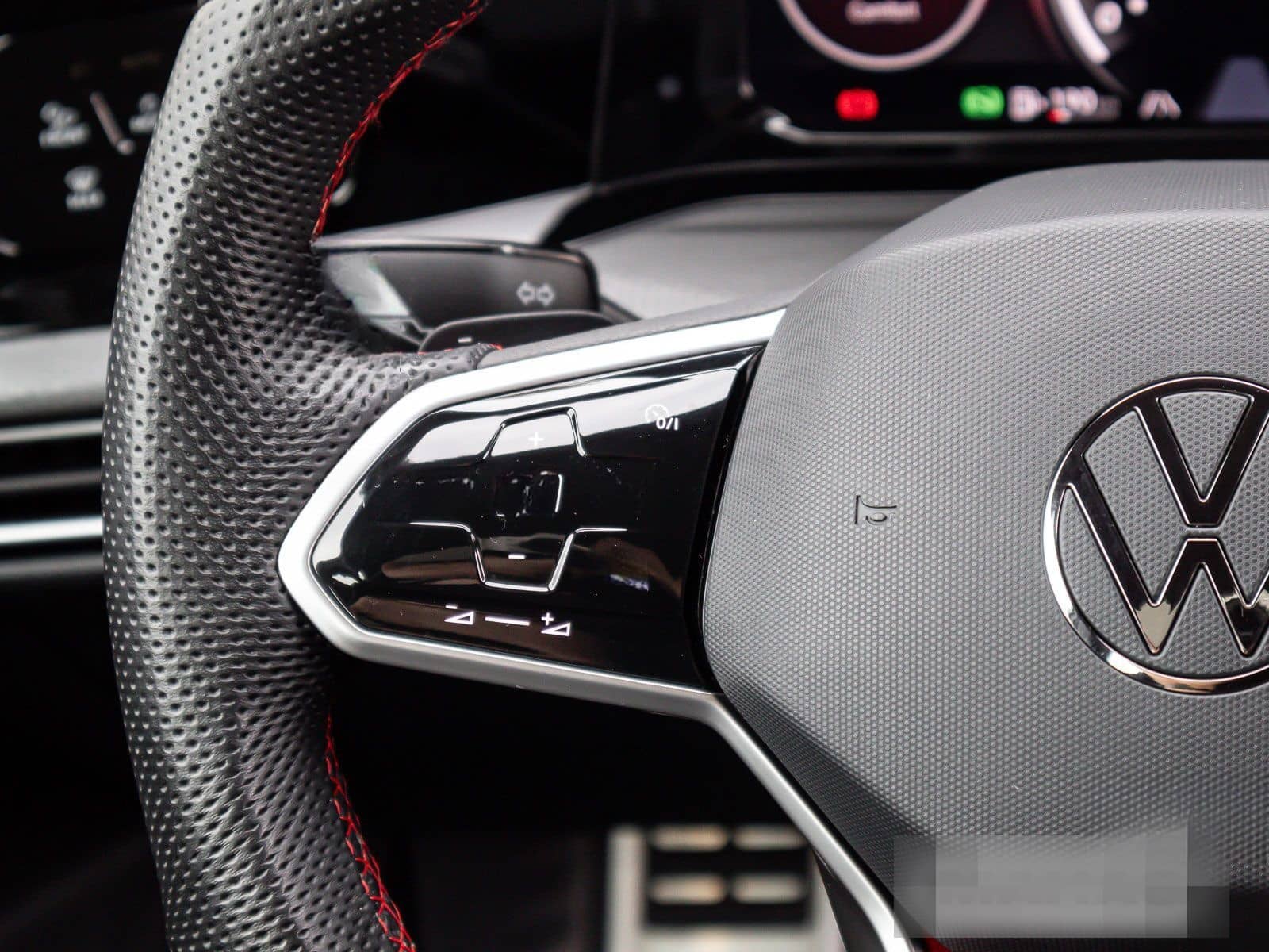 Volkswagen Golf VIII GTI Clubsport 2.0 TSI Navi LED+ ACC 18 foto 19