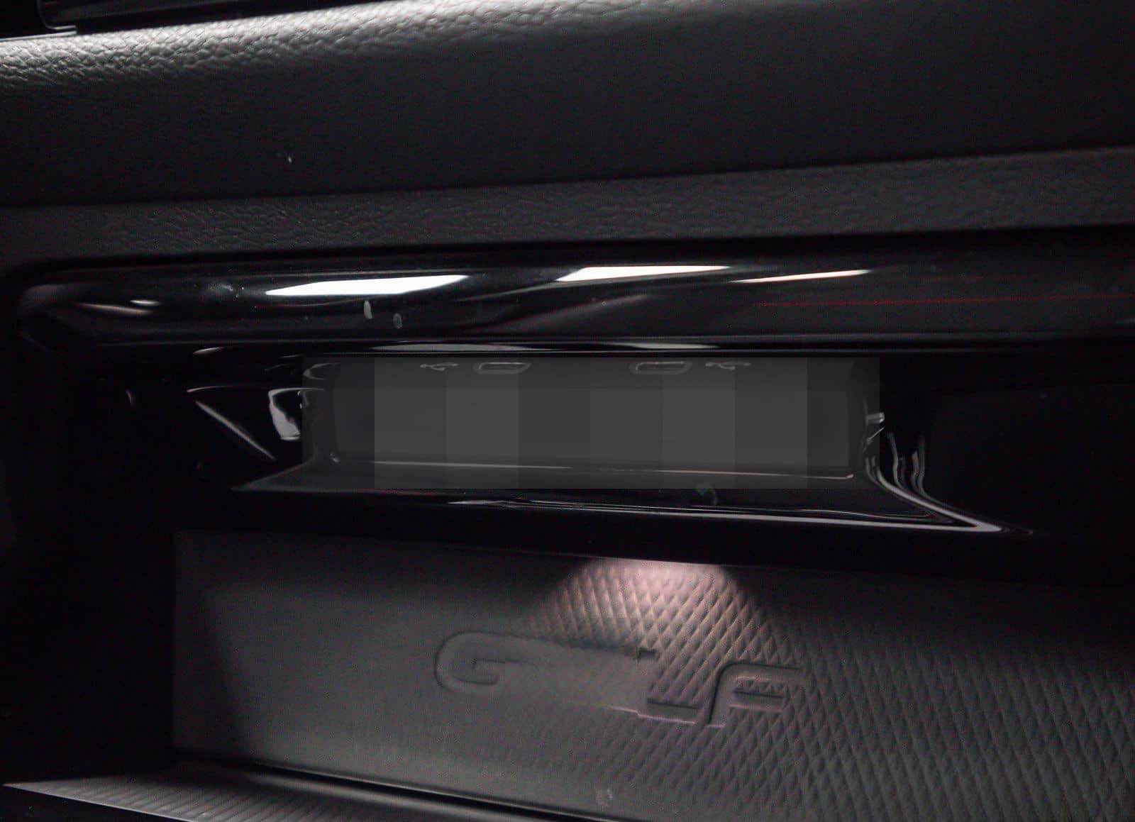 Volkswagen Golf VIII GTI Clubsport 2.0 TSI Navi LED+ ACC 18 foto 23