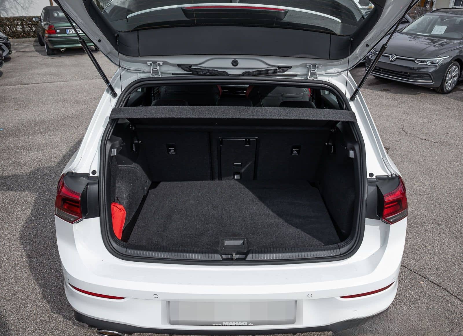 Volkswagen Golf VIII GTI Clubsport 2.0 TSI Navi LED+ ACC 18 foto 25