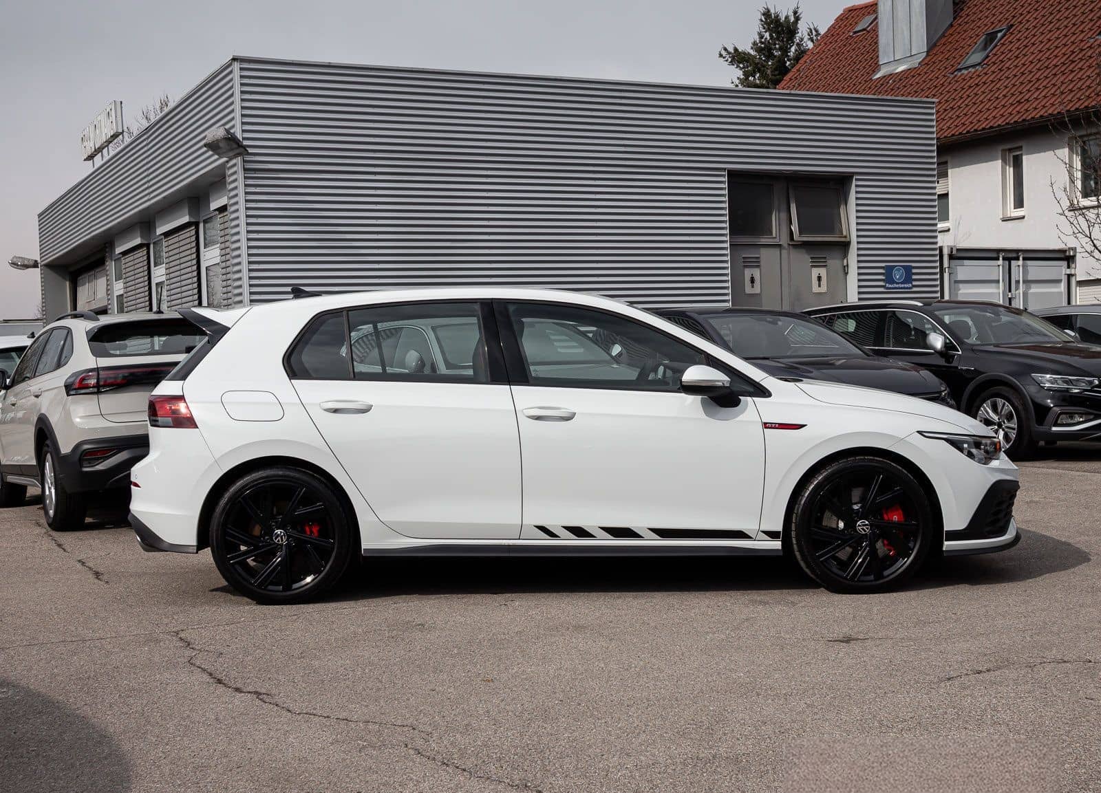 Volkswagen Golf VIII GTI Clubsport 2.0 TSI Navi LED+ ACC 18 foto 6