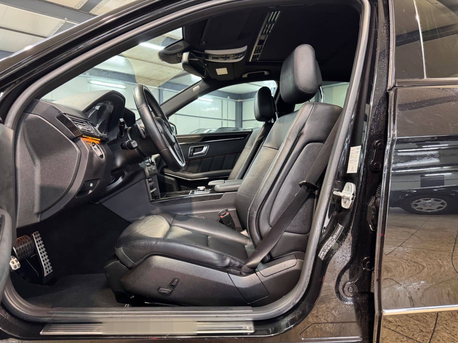 Mercedes-Benz E 350CDI 4M AVANTGARDE AMG LINE*SDACH*BIXEN*CMND foto 8