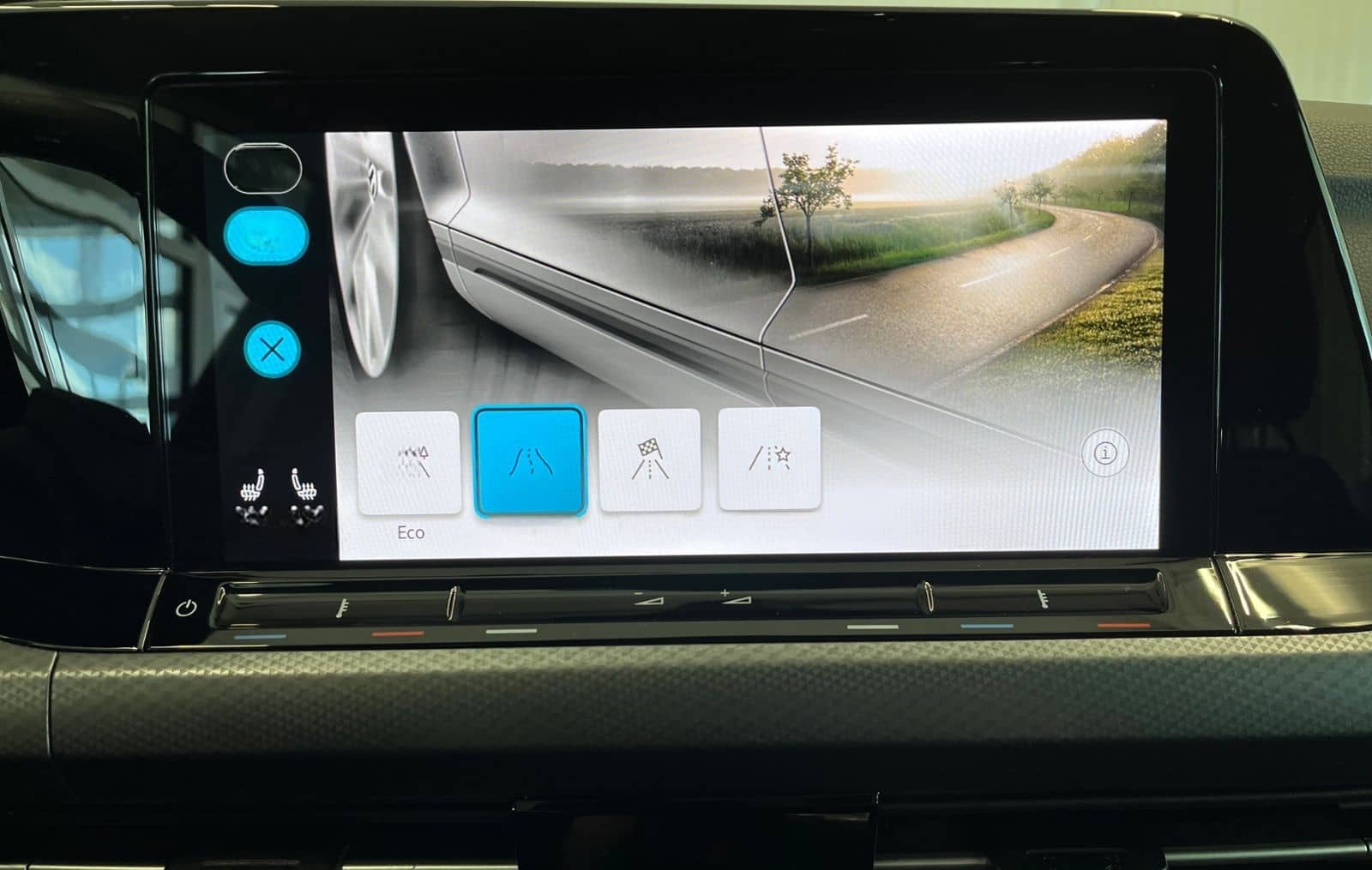 Volkswagen Golf VIII ACTIVE 1.5 TSI Standhzg. HUD Navi LEDP foto 20