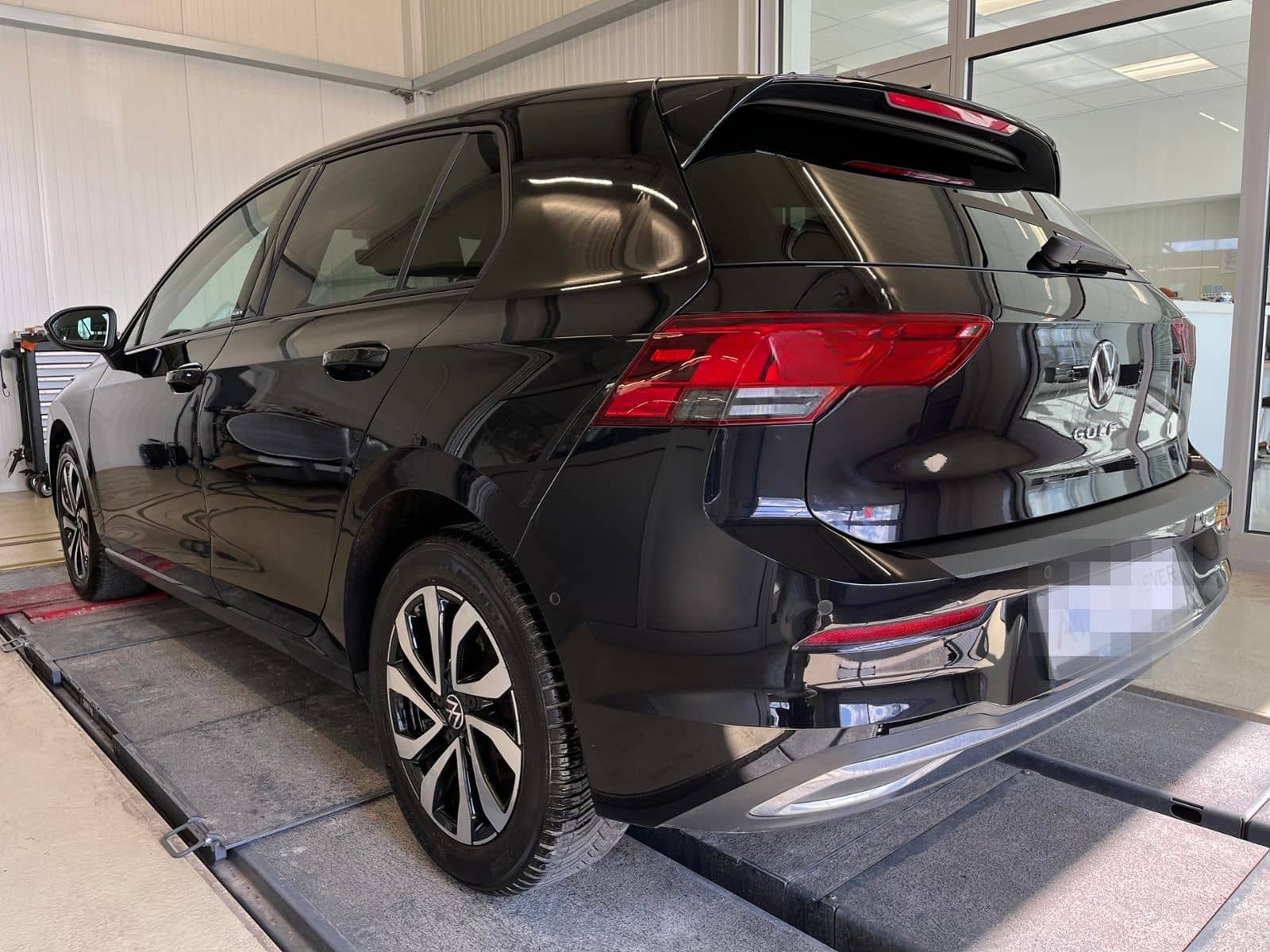 Volkswagen Golf VIII ACTIVE 1.5 TSI Standhzg. HUD Navi LEDP foto 3