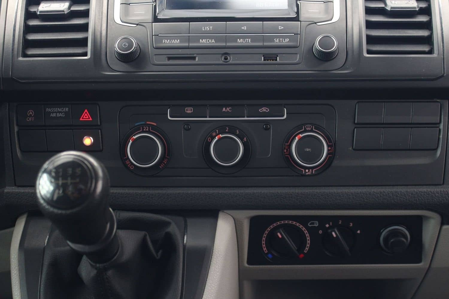 Volkswagen T6 Kombi Klima 9 Sitze 1.Hand foto 11