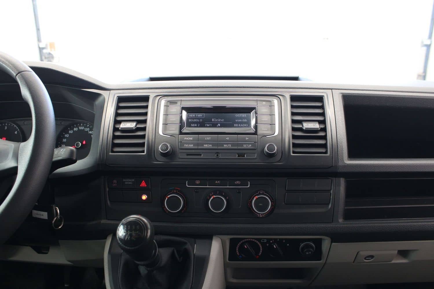 Volkswagen T6 Kombi Klima 9 Sitze 1.Hand foto 10