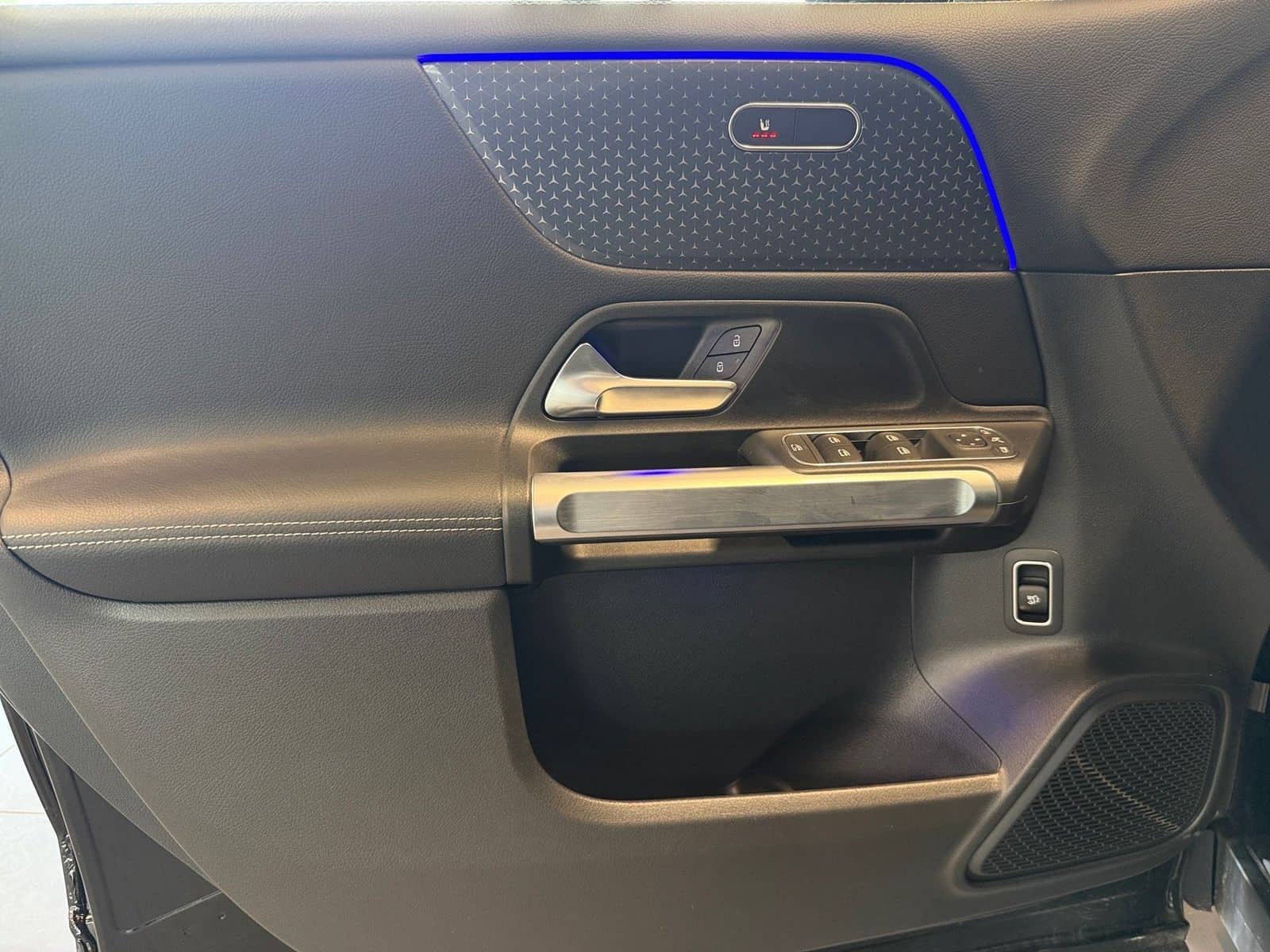 Mercedes-Benz GLB 200 d Progressive, MBEAM,AMBIE,KAM,EASY-P foto 5