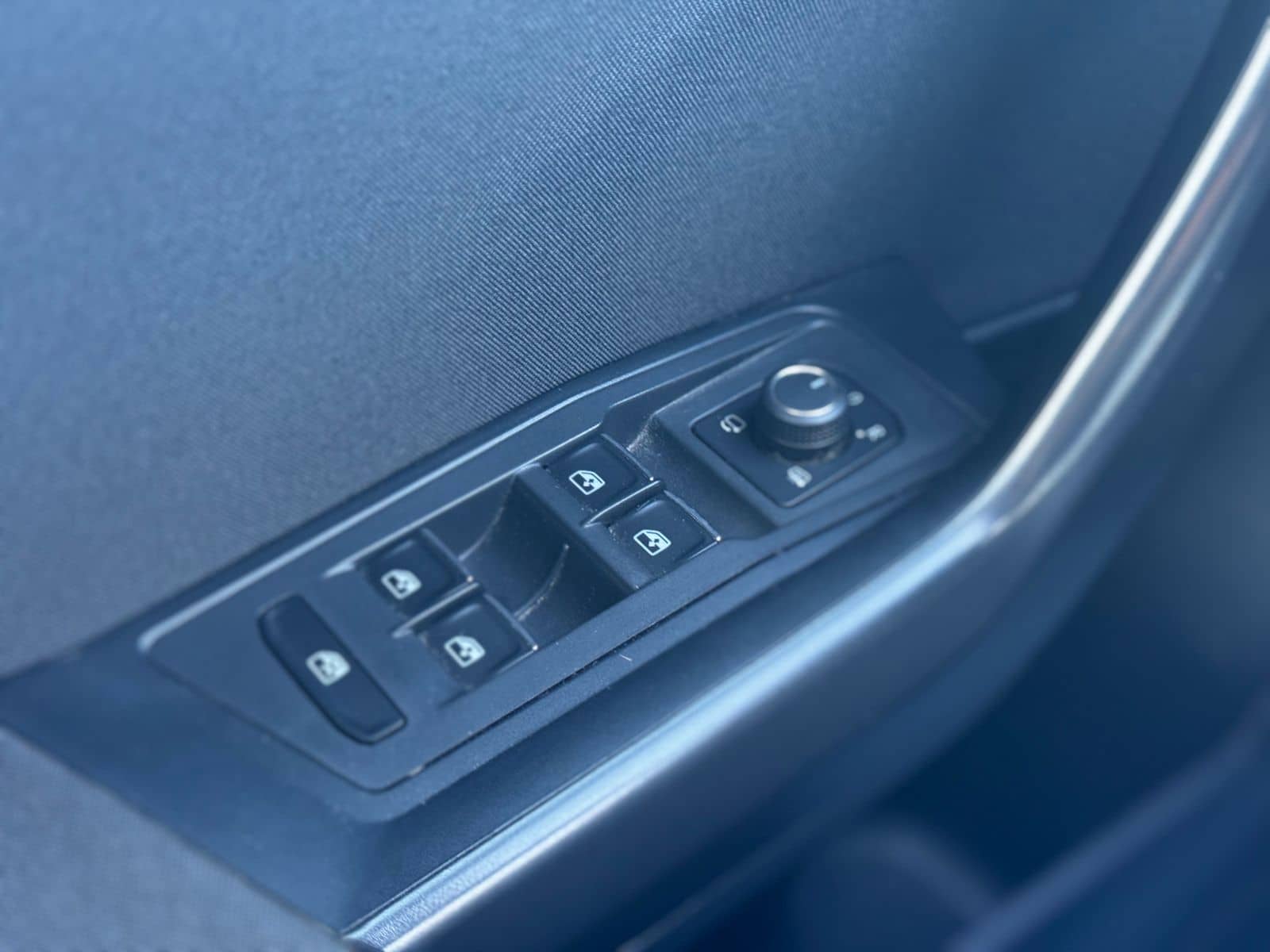 Volkswagen T-Roc R-Line TDI 4M DSG NAV|AHK|CAM|ACC foto 18