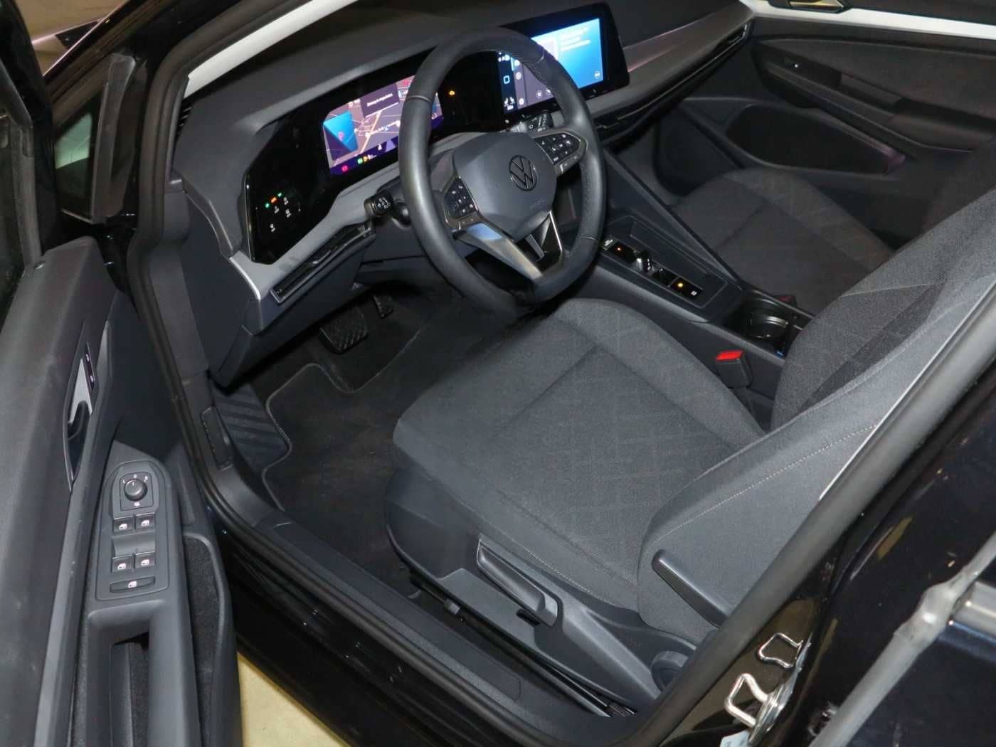 Volkswagen Golf VIII 2.0 TDI SCR DSG7 Life Navi ACC DAB foto 6