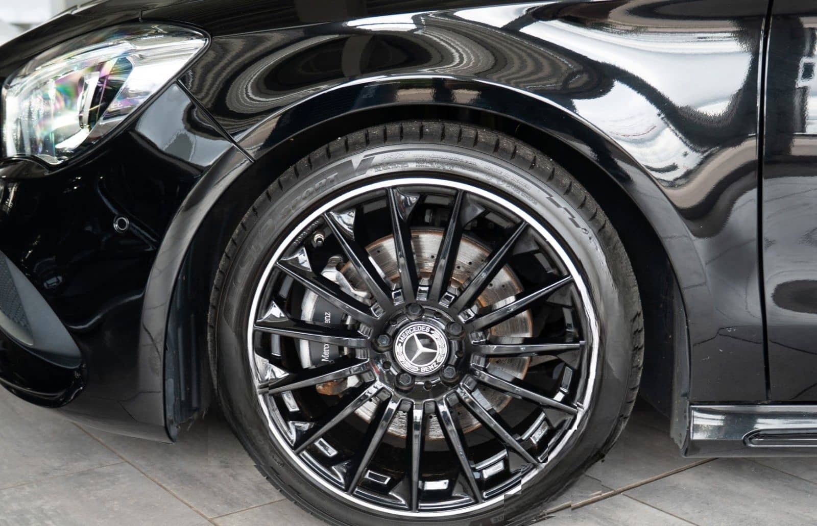 Mercedes-Benz CLA 220 Shooting Brake AMG/4x4/AUTOM./KAMERA/LED foto 6